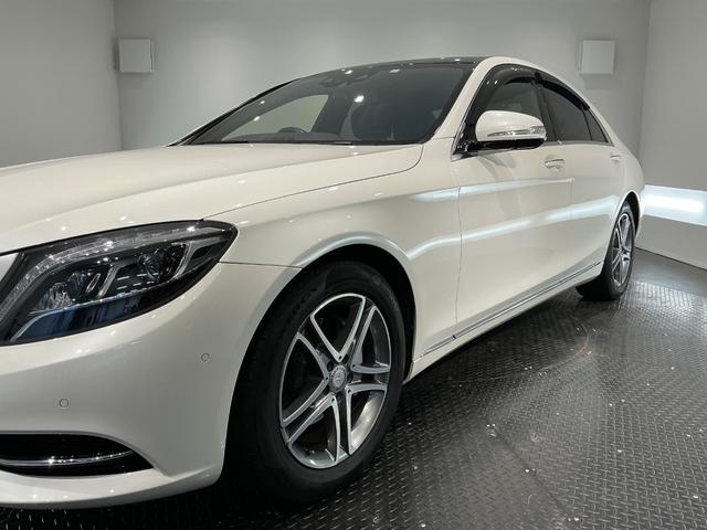 Ｓクラス Ｓ３００ｈ　ラグジュアリーＰＫＧ／サンルーフ／エアバランスＰＫＧ／３６０°カメラ／１８インチＡＷ／ＥＴＣ／黒革／メモリー付きパワーシート／シートヒーター／木目調インパネ（56枚目）
