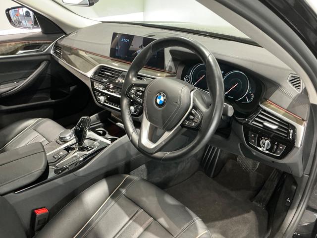 BMW 5 SERIES 523i LUXURY