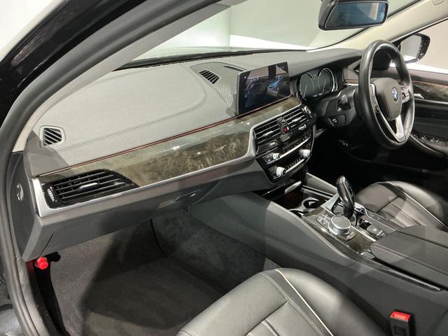 BMW 5 SERIES 523i LUXURY