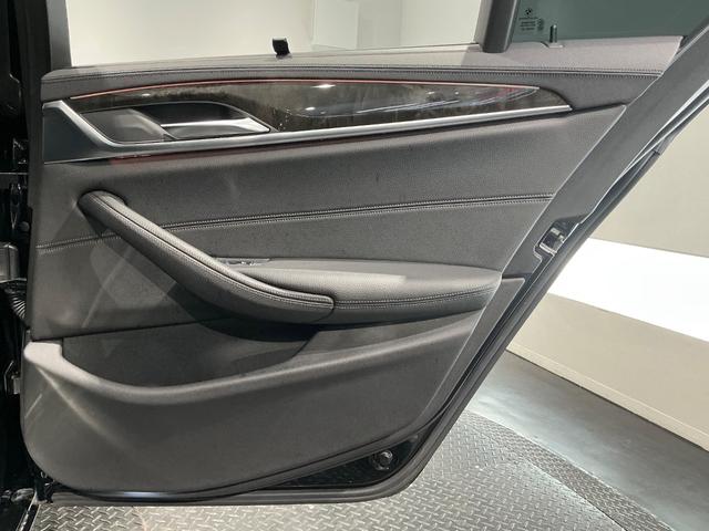 BMW 5 SERIES 523i LUXURY