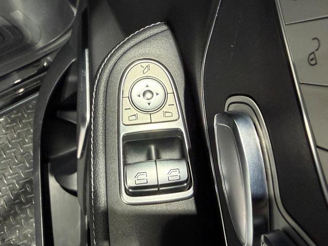 MERCEDES BENZ V-CLASS V220D SPORTS LONG