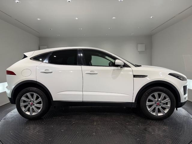 Eペイス ベースグレード D200 AppleCarPlay/シートヒーター/ACC/LEDヘッドライト/パワーバックドア/18インチAW/レーンキープアシスト(5枚目)