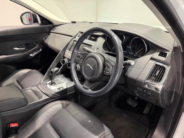 Eペイス ベースグレード D200 AppleCarPlay/シートヒーター/ACC/LEDヘッドライト/パワーバックドア/18インチAW/レーンキープアシスト(9枚目)