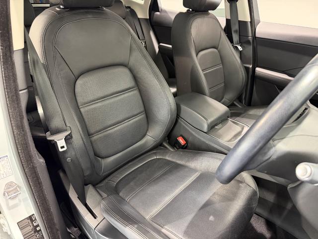 Eペイス ベースグレード D200 AppleCarPlay/シートヒーター/ACC/LEDヘッドライト/パワーバックドア/18インチAW/レーンキープアシスト(12枚目)