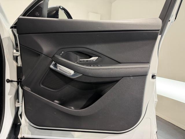 Eペイス ベースグレード D200 AppleCarPlay/シートヒーター/ACC/LEDヘッドライト/パワーバックドア/18インチAW/レーンキープアシスト(13枚目)