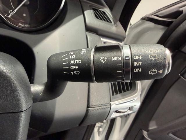 Eペイス ベースグレード D200 AppleCarPlay/シートヒーター/ACC/LEDヘッドライト/パワーバックドア/18インチAW/レーンキープアシスト(29枚目)