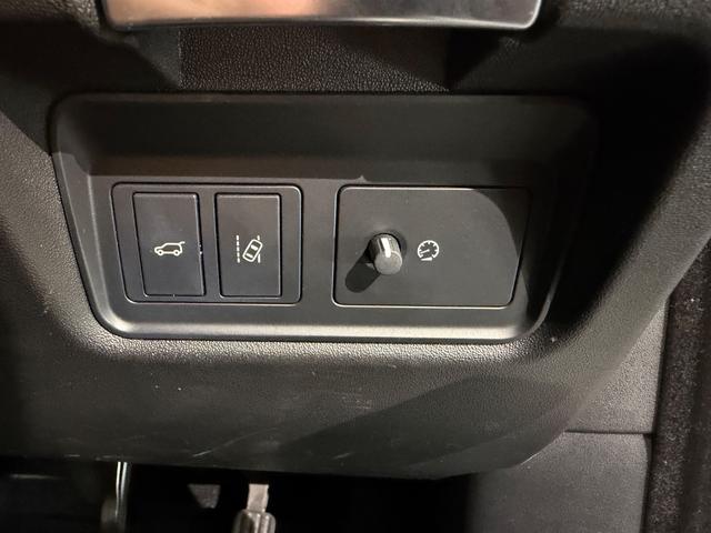 Eペイス ベースグレード D200 AppleCarPlay/シートヒーター/ACC/LEDヘッドライト/パワーバックドア/18インチAW/レーンキープアシスト(31枚目)