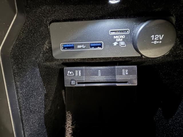 Eペイス ベースグレード D200 AppleCarPlay/シートヒーター/ACC/LEDヘッドライト/パワーバックドア/18インチAW/レーンキープアシスト(39枚目)