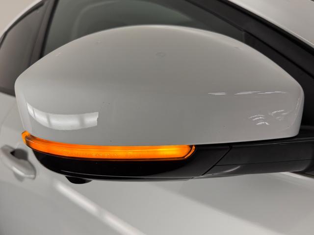 Eペイス ベースグレード D200 AppleCarPlay/シートヒーター/ACC/LEDヘッドライト/パワーバックドア/18インチAW/レーンキープアシスト(59枚目)