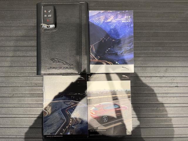 Eペイス ベースグレード D200 AppleCarPlay/シートヒーター/ACC/LEDヘッドライト/パワーバックドア/18インチAW/レーンキープアシスト(63枚目)