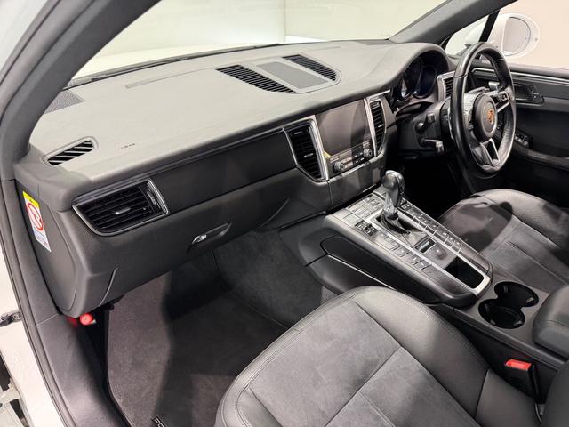 マカン マカン シートヒーター/ハーフレザー/パワーバックドア/18インチAW/クルーズコントロール/ETC/Bカメラ/(17枚目)