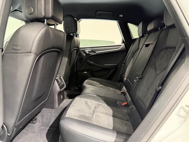 マカン マカン シートヒーター/ハーフレザー/パワーバックドア/18インチAW/クルーズコントロール/ETC/Bカメラ/(24枚目)