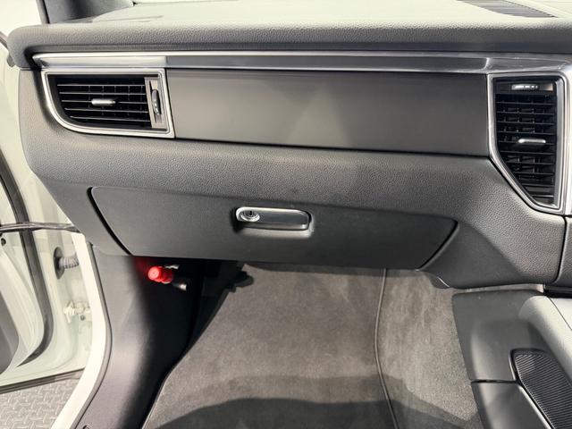 マカン マカン シートヒーター/ハーフレザー/パワーバックドア/18インチAW/クルーズコントロール/ETC/Bカメラ/(40枚目)