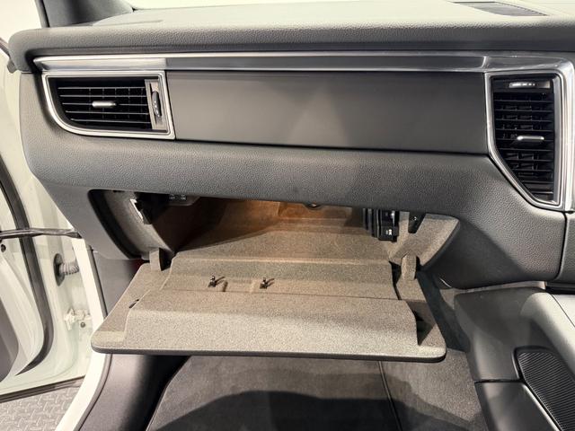 マカン マカン シートヒーター/ハーフレザー/パワーバックドア/18インチAW/クルーズコントロール/ETC/Bカメラ/(41枚目)