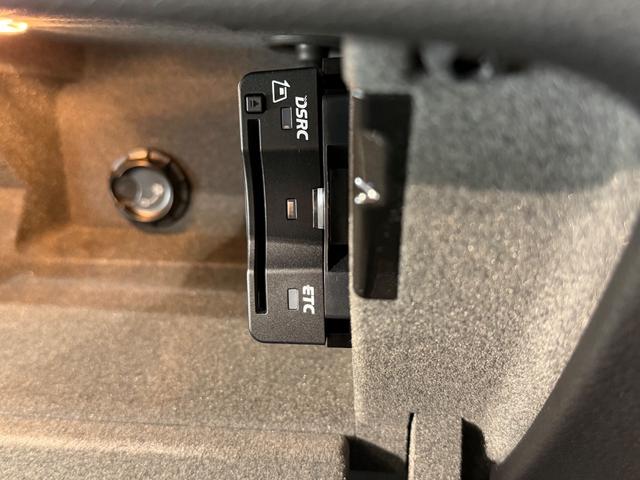 マカン マカン シートヒーター/ハーフレザー/パワーバックドア/18インチAW/クルーズコントロール/ETC/Bカメラ/(42枚目)