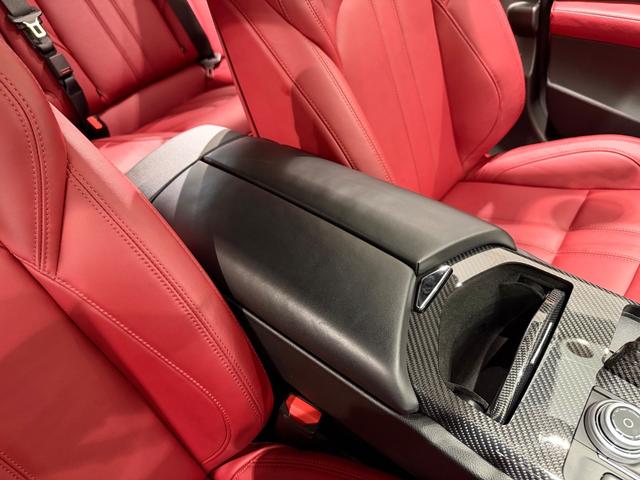 ギブリ S 赤革/カーボンインテリア/21インチAW/サンルーフ/ドライバーアシスタンスPKG/ハーマンカードンサウンド/電動リアゲート/純正ナビTV/カーボンドアミラー/リアスポイラー/レッドキャリパー(36枚目)
