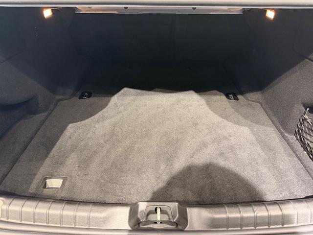 ギブリ S 赤革/カーボンインテリア/21インチAW/サンルーフ/ドライバーアシスタンスPKG/ハーマンカードンサウンド/電動リアゲート/純正ナビTV/カーボンドアミラー/リアスポイラー/レッドキャリパー(43枚目)