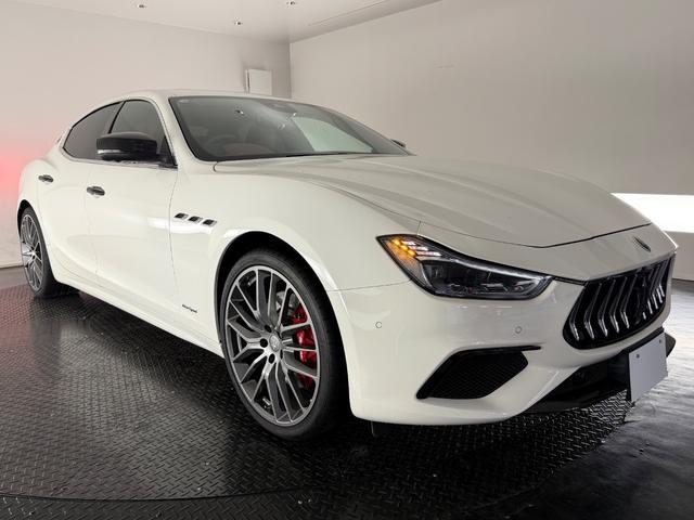 ギブリ S 赤革/カーボンインテリア/21インチAW/サンルーフ/ドライバーアシスタンスPKG/ハーマンカードンサウンド/電動リアゲート/純正ナビTV/カーボンドアミラー/リアスポイラー/レッドキャリパー(55枚目)