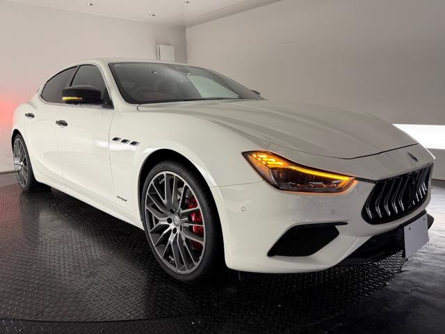 ギブリ S 赤革/カーボンインテリア/21インチAW/サンルーフ/ドライバーアシスタンスPKG/ハーマンカードンサウンド/電動リアゲート/純正ナビTV/カーボンドアミラー/リアスポイラー/レッドキャリパー(56枚目)