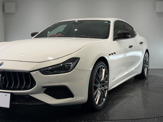 ギブリ S 赤革/カーボンインテリア/21インチAW/サンルーフ/ドライバーアシスタンスPKG/ハーマンカードンサウンド/電動リアゲート/純正ナビTV/カーボンドアミラー/リアスポイラー/レッドキャリパー(63枚目)