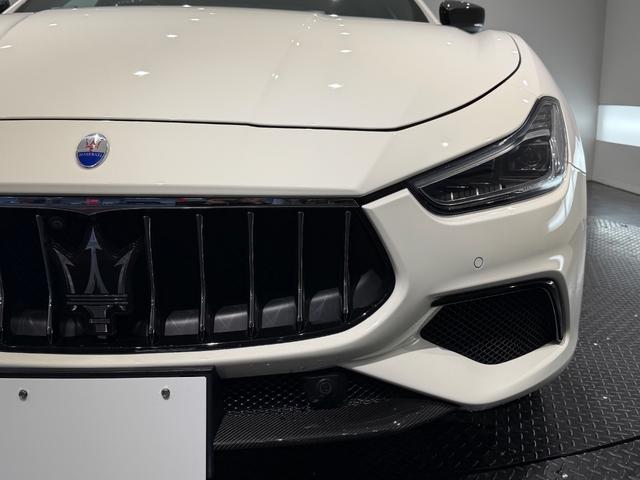 ギブリ S 赤革/カーボンインテリア/21インチAW/サンルーフ/ドライバーアシスタンスPKG/ハーマンカードンサウンド/電動リアゲート/純正ナビTV/カーボンドアミラー/リアスポイラー/レッドキャリパー(65枚目)