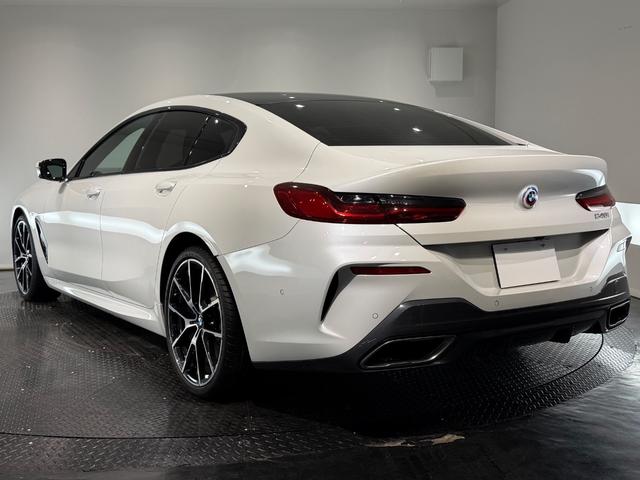 8シリーズ 840i グランクーペ Mスポーツ ツートンカラー革シート/20AW/パノラマガラスルーフ/ベンチレーション/シートヒーター/ハーマンカードンサウンド/ヘッドアップディスプレイ/ソフトクローズドア/純正ナビTV/360°カメラ/(8枚目)