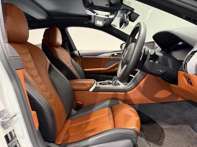 8シリーズ 840i グランクーペ Mスポーツ ツートンカラー革シート/20AW/パノラマガラスルーフ/ベンチレーション/シートヒーター/ハーマンカードンサウンド/ヘッドアップディスプレイ/ソフトクローズドア/純正ナビTV/360°カメラ/(12枚目)