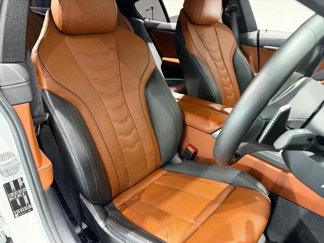 8シリーズ 840i グランクーペ Mスポーツ ツートンカラー革シート/20AW/パノラマガラスルーフ/ベンチレーション/シートヒーター/ハーマンカードンサウンド/ヘッドアップディスプレイ/ソフトクローズドア/純正ナビTV/360°カメラ/(13枚目)
