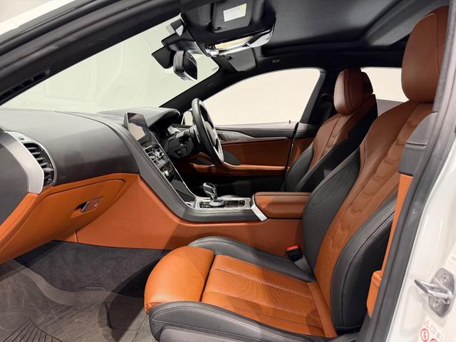 8シリーズ 840i グランクーペ Mスポーツ ツートンカラー革シート/20AW/パノラマガラスルーフ/ベンチレーション/シートヒーター/ハーマンカードンサウンド/ヘッドアップディスプレイ/ソフトクローズドア/純正ナビTV/360°カメラ/(20枚目)