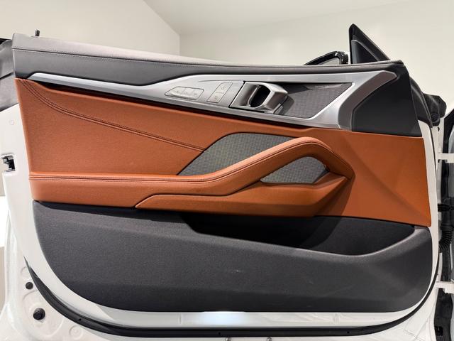 8シリーズ 840i グランクーペ Mスポーツ ツートンカラー革シート/20AW/パノラマガラスルーフ/ベンチレーション/シートヒーター/ハーマンカードンサウンド/ヘッドアップディスプレイ/ソフトクローズドア/純正ナビTV/360°カメラ/(22枚目)