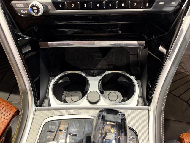 8シリーズ 840i グランクーペ Mスポーツ ツートンカラー革シート/20AW/パノラマガラスルーフ/ベンチレーション/シートヒーター/ハーマンカードンサウンド/ヘッドアップディスプレイ/ソフトクローズドア/純正ナビTV/360°カメラ/(35枚目)