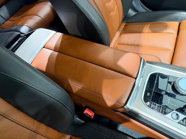 8シリーズ 840i グランクーペ Mスポーツ ツートンカラー革シート/20AW/パノラマガラスルーフ/ベンチレーション/シートヒーター/ハーマンカードンサウンド/ヘッドアップディスプレイ/ソフトクローズドア/純正ナビTV/360°カメラ/(38枚目)