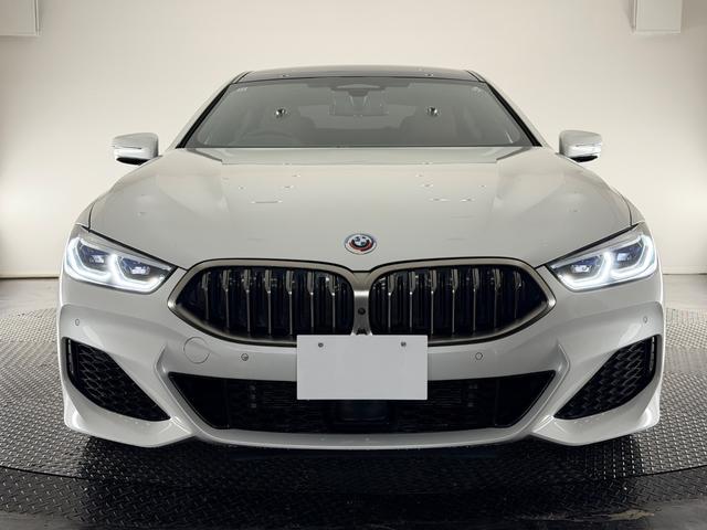 8シリーズ 840i グランクーペ Mスポーツ ツートンカラー革シート/20AW/パノラマガラスルーフ/ベンチレーション/シートヒーター/ハーマンカードンサウンド/ヘッドアップディスプレイ/ソフトクローズドア/純正ナビTV/360°カメラ/(53枚目)