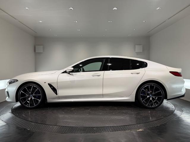 8シリーズ 840i グランクーペ Mスポーツ ツートンカラー革シート/20AW/パノラマガラスルーフ/ベンチレーション/シートヒーター/ハーマンカードンサウンド/ヘッドアップディスプレイ/ソフトクローズドア/純正ナビTV/360°カメラ/(68枚目)