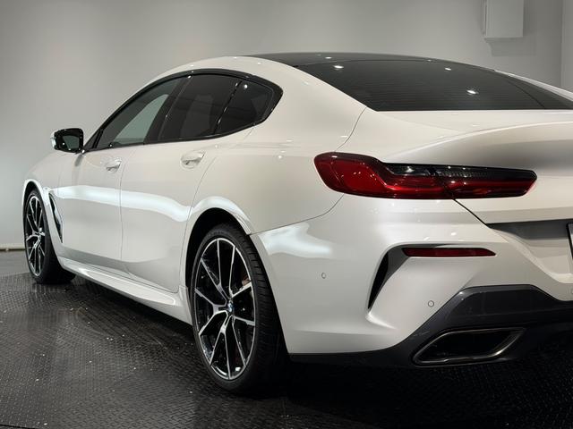 8シリーズ 840i グランクーペ Mスポーツ ツートンカラー革シート/20AW/パノラマガラスルーフ/ベンチレーション/シートヒーター/ハーマンカードンサウンド/ヘッドアップディスプレイ/ソフトクローズドア/純正ナビTV/360°カメラ/(73枚目)