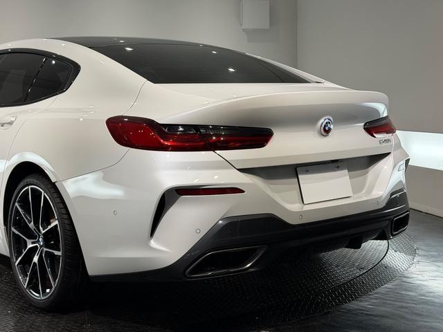 8シリーズ 840i グランクーペ Mスポーツ ツートンカラー革シート/20AW/パノラマガラスルーフ/ベンチレーション/シートヒーター/ハーマンカードンサウンド/ヘッドアップディスプレイ/ソフトクローズドア/純正ナビTV/360°カメラ/(74枚目)