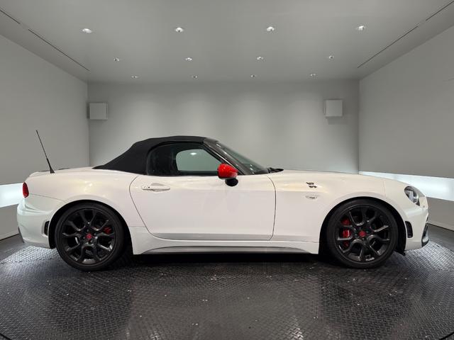 アバルト124 スパイダー ベースグレード 革シート/SDナビゲーションPKG/アダプティブLEDヘッド/レッドブラックツートンレザー/センターストライプ/Bカメラ/シートヒーター/(5枚目)