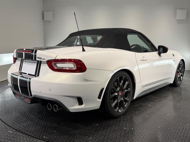 アバルト124 スパイダー ベースグレード 革シート/SDナビゲーションPKG/アダプティブLEDヘッド/レッドブラックツートンレザー/センターストライプ/Bカメラ/シートヒーター/(6枚目)