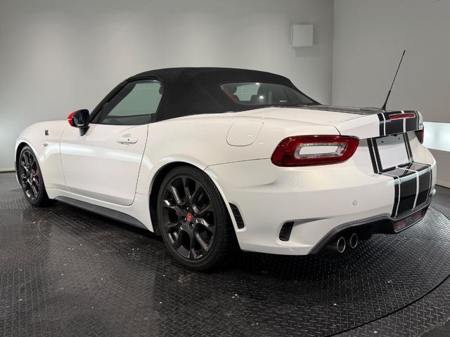 アバルト124 スパイダー ベースグレード 革シート/SDナビゲーションPKG/アダプティブLEDヘッド/レッドブラックツートンレザー/センターストライプ/Bカメラ/シートヒーター/(8枚目)