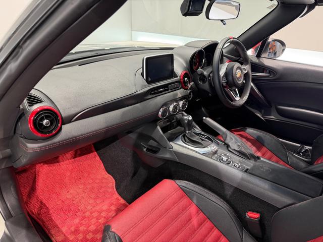 アバルト124 スパイダー ベースグレード 革シート/SDナビゲーションPKG/アダプティブLEDヘッド/レッドブラックツートンレザー/センターストライプ/Bカメラ/シートヒーター/(17枚目)