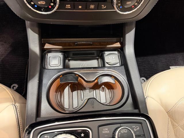 GLS GLS550 4マチックスポーツ デジーノエクスクルーシブPKG/21AW/アイボリーダイヤモンドステッチシート/シートヒーター/ドリンクホルダーホット&クール/360°カメラ/純正ナビTV/ETC/電動リアゲート/(41枚目)