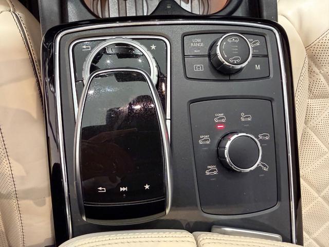 GLS GLS550 4マチックスポーツ デジーノエクスクルーシブPKG/21AW/アイボリーダイヤモンドステッチシート/シートヒーター/ドリンクホルダーホット&クール/360°カメラ/純正ナビTV/ETC/電動リアゲート/(42枚目)