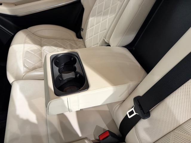 GLS GLS550 4マチックスポーツ デジーノエクスクルーシブPKG/21AW/アイボリーダイヤモンドステッチシート/シートヒーター/ドリンクホルダーホット&クール/360°カメラ/純正ナビTV/ETC/電動リアゲート/(50枚目)