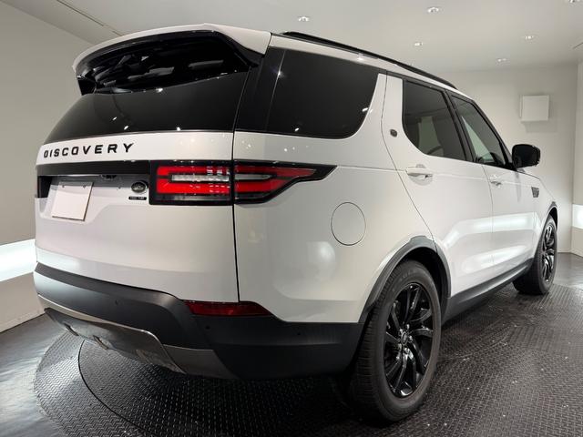 ディスカバリー HSEラグジュアリー ブラックデザインパック/電動パノラミックルーフ/クーラーBOX/ブラウンレザー/20AW/MERIDANサウンド/ステアリングヒーター/エクステンデントレザーパック/(6枚目)