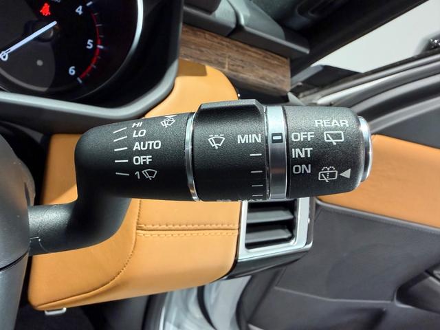 ディスカバリー HSEラグジュアリー ブラックデザインパック/電動パノラミックルーフ/クーラーBOX/ブラウンレザー/20AW/MERIDANサウンド/ステアリングヒーター/エクステンデントレザーパック/(33枚目)