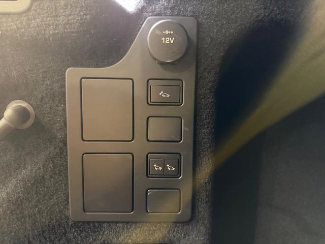 ディスカバリー HSEラグジュアリー ブラックデザインパック/電動パノラミックルーフ/クーラーBOX/ブラウンレザー/20AW/MERIDANサウンド/ステアリングヒーター/エクステンデントレザーパック/(44枚目)