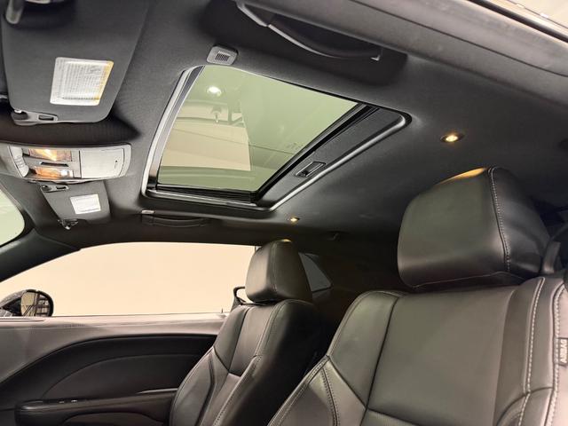 DODGE DODGE CHARENGER SXT PLUS