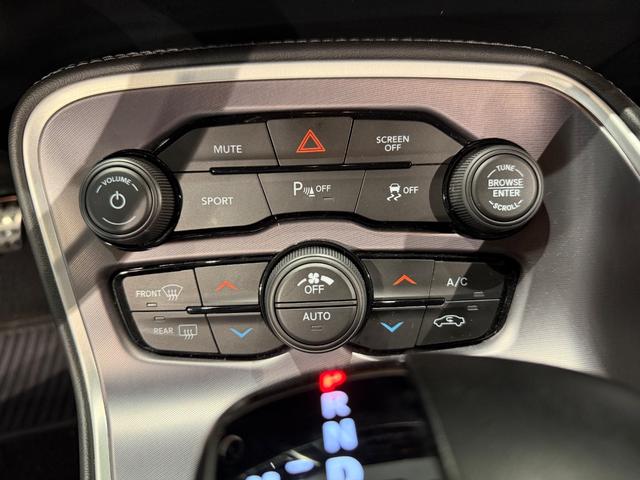 DODGE DODGE CHARENGER SXT PLUS