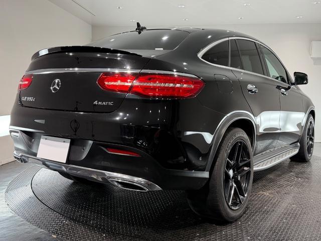 GLE GLE350d 4マチック クーペスポーツ パナメリカーナグリル/サンルーフ/21AW/360°カメラ/黒革/純正ナビTV/ETC/メモリー付きパワーシート/レッドキャリパー/シートヒーター/レーダーセーフティPKG/アンビエント/(6枚目)