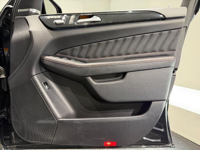 GLE GLE350d 4マチック クーペスポーツ パナメリカーナグリル/サンルーフ/21AW/360°カメラ/黒革/純正ナビTV/ETC/メモリー付きパワーシート/レッドキャリパー/シートヒーター/レーダーセーフティPKG/アンビエント/(14枚目)